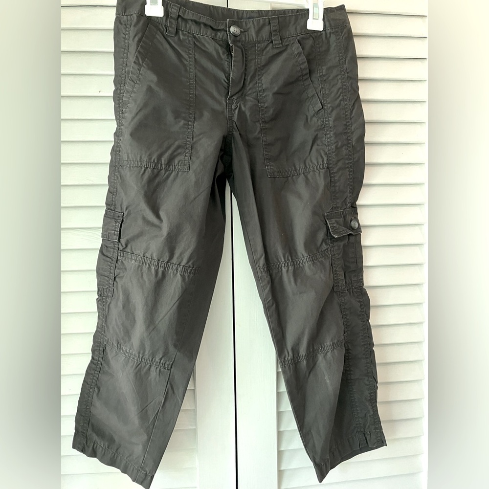 Gap cotton cargo shorts EUC